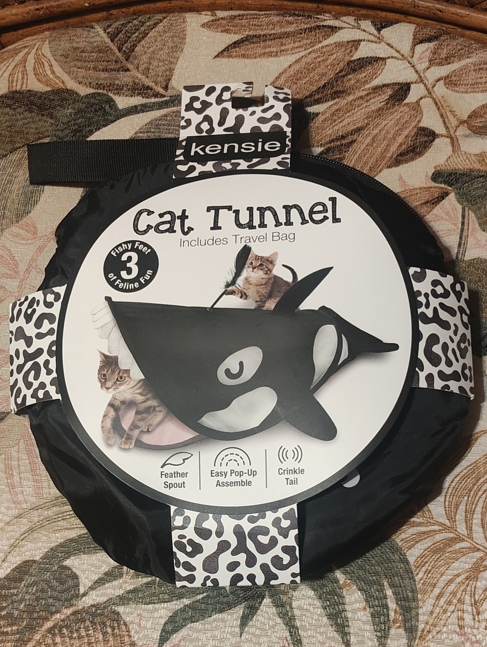 PETS: ORCA CAT TUNNEL